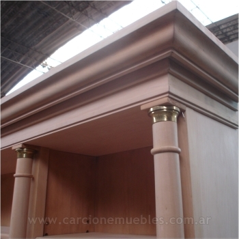 Columna con aplicación de bronce